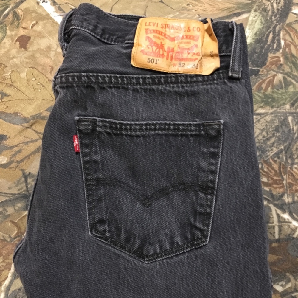 Men’s black Levi button fly jeans 32x36